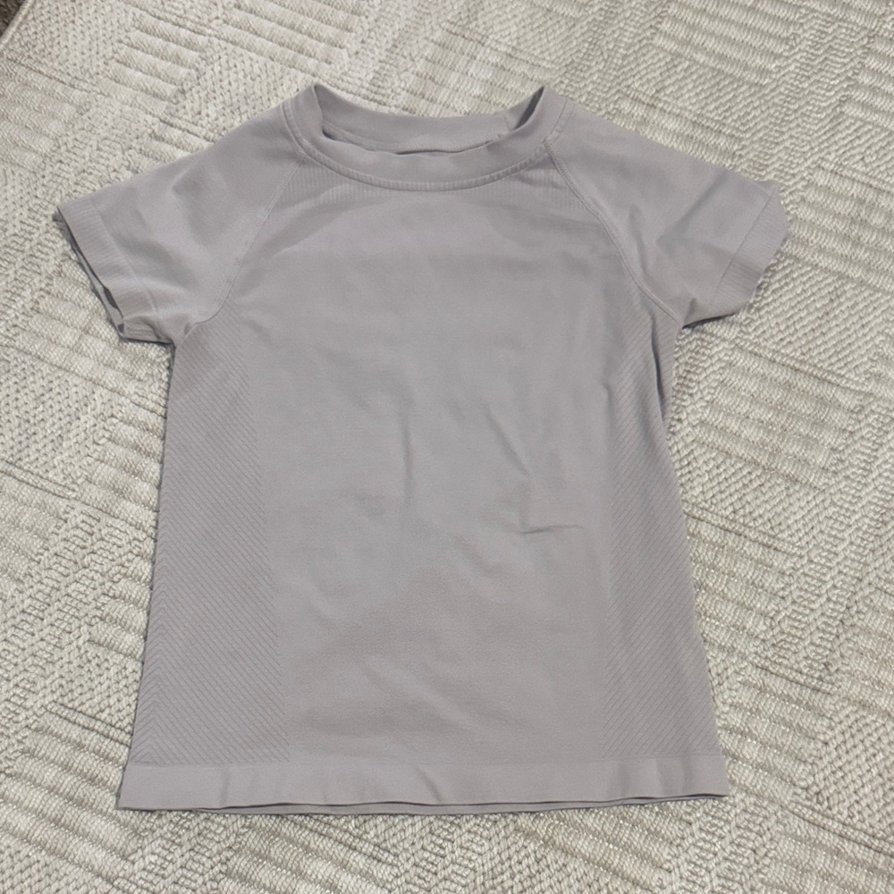 Short-Sleeve compression Tee in Light Gray